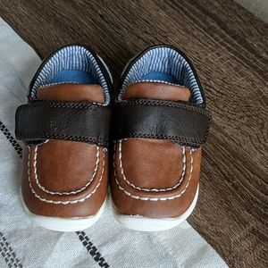 NWOT Baby Brown Loafers size 5.5 CARTERS